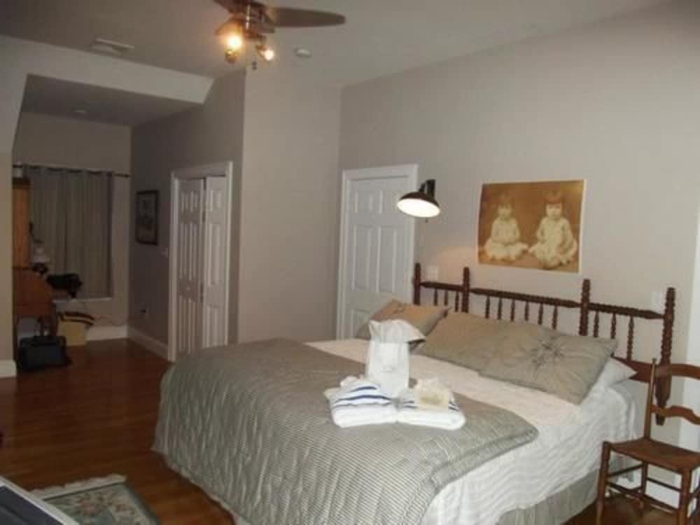 Josephine'S On The Bay Bed And Breakfast Hull Extérieur photo