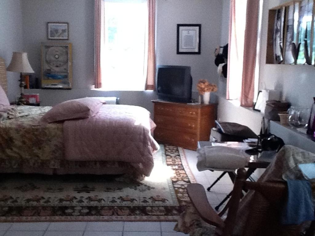 Josephine'S On The Bay Bed And Breakfast Hull Chambre photo
